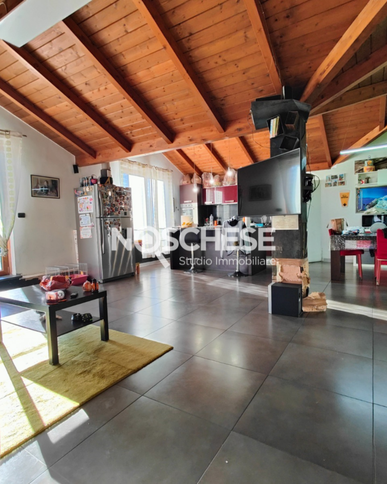 Giffoni Valle Piana, CENTRALISSIMO ATTICO Mansardato di 170mq ca + BALCONATE