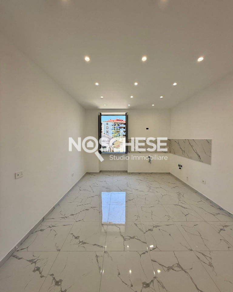 Pontecagnano F. CENTRALISSIMO, BILOCALE COMPLET. RIMESSO A NUOVO di 55mq ca + SOTTOTETTO di 100mq ca.