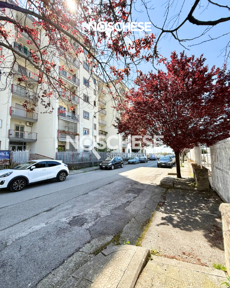 Pontecagnano F. CENTRO, 4 VANI 2WC di 100mq ca + 2 BALCONATE, CANTINA e POSTO AUTO.