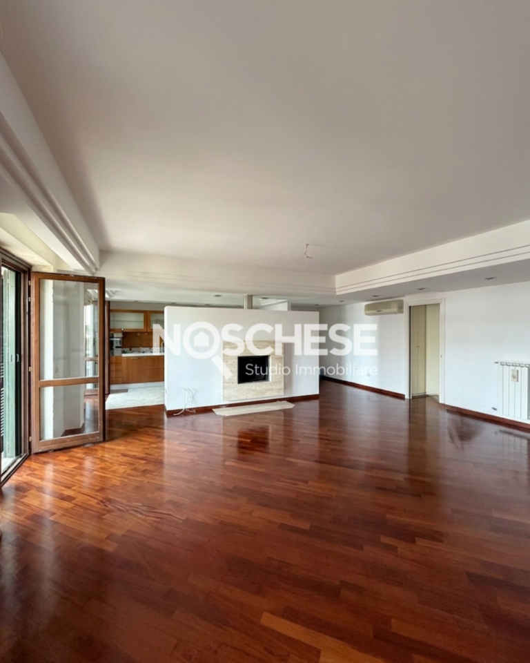 Pontecagnano F., In PARCO Ad. CENTRO, ATTICO di 120mq ca + TERRAZZO VISTA MARE a livello di 35mq ca, TERRAZZO sovrastante di 90mq ca con Ampio GAZEBO di 45mq ca, BOX DOPPIO di 40mq ca Soppalcato e POSTO AUTO