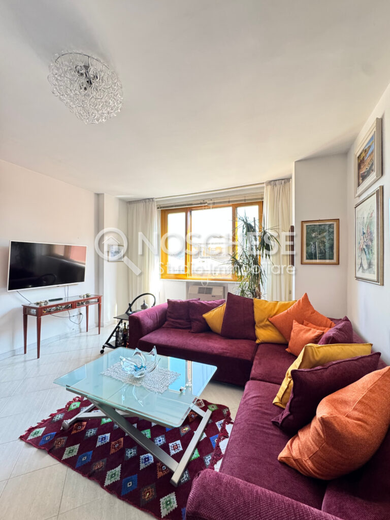 San Mango Piemonte, QUADRILOCALE 2WC di 110mq ca + 3 Balconate, BOX di 14mq livello strada e POSTO AUTO
